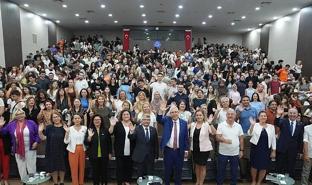 rektor-prof-dr-necdet-budak-cicegi-burnunda-egelilerle-oryantasyon-programi-kapsaminda-bulusuyor-45iHNqR8.jpg
